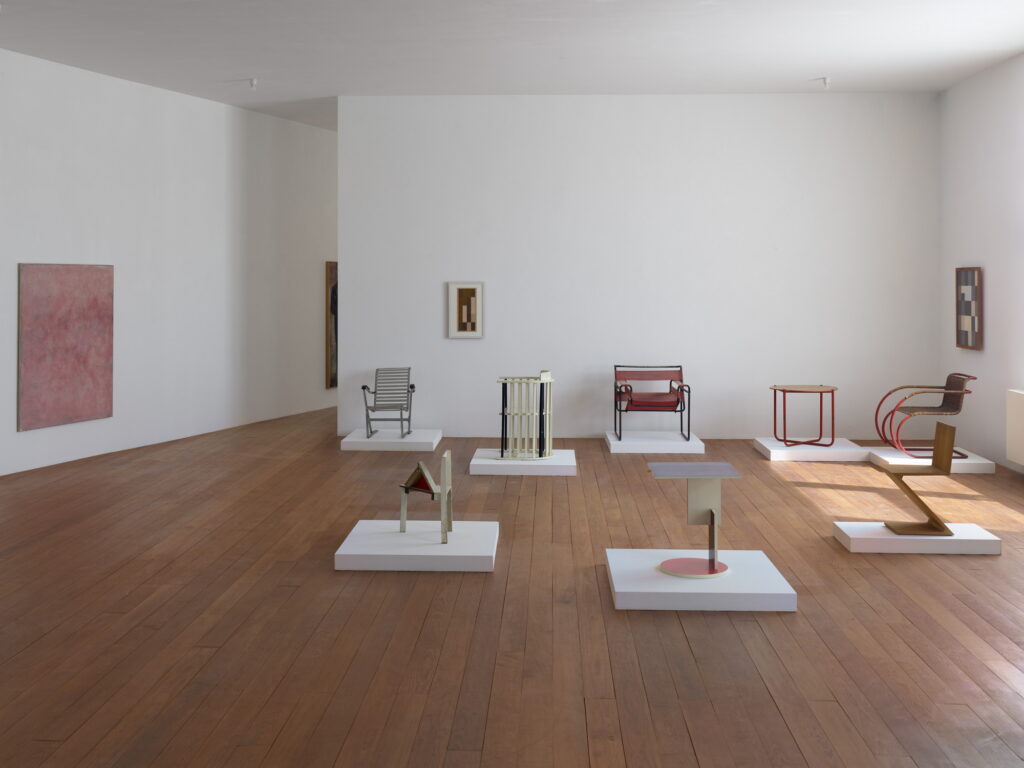 Innenansicht der Ausstellung im Atelierhaus